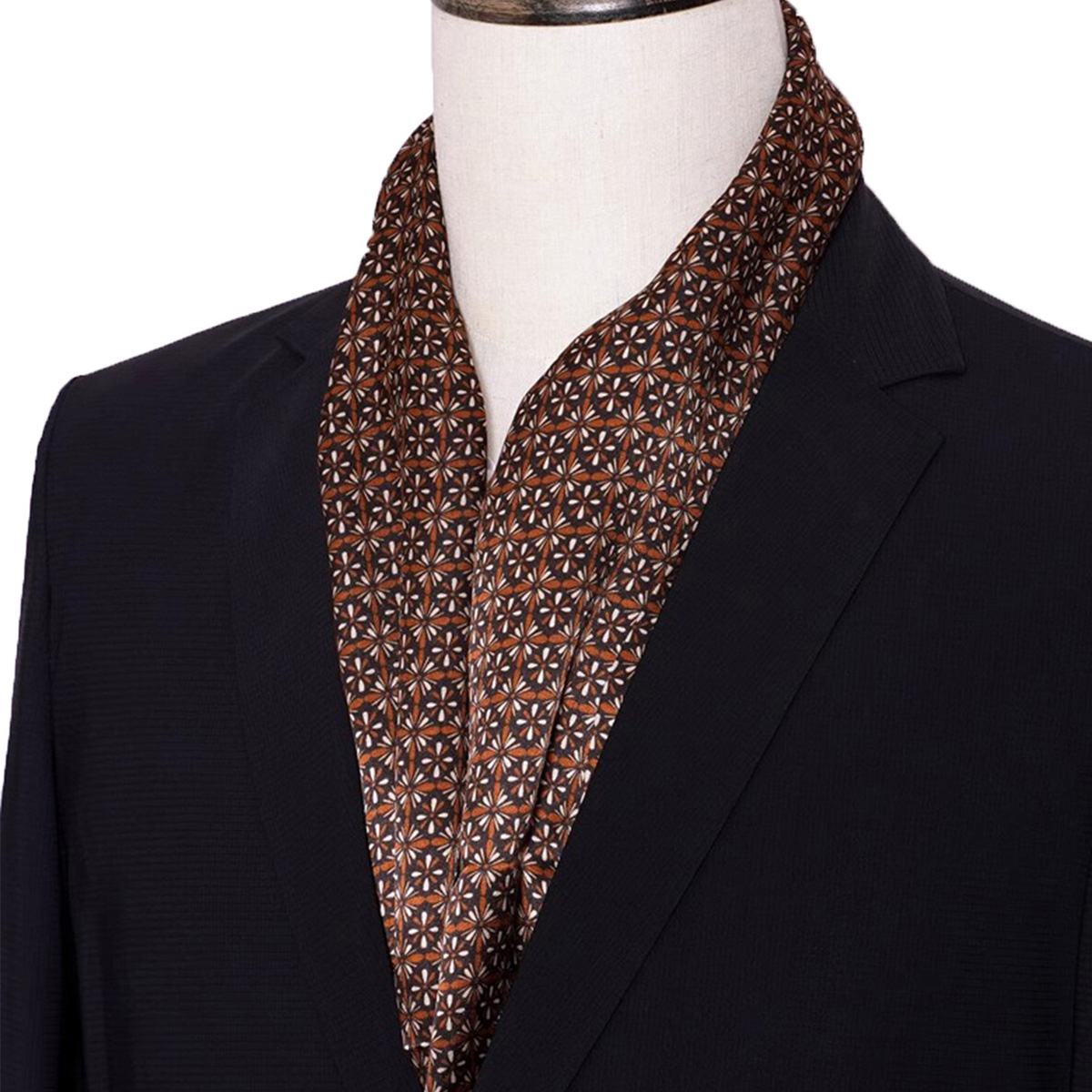 Neuer gestreifter Seidenschal  – Men Accessories Sale Bewertung und Preis